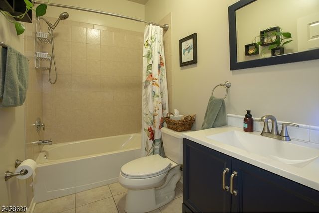 103 Lake Iliff Rd, Andover Twp., NJ 07860