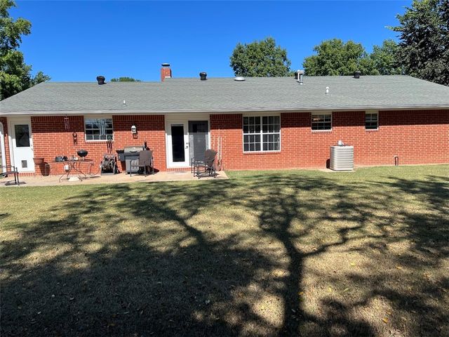 201 Countryside Drive, Farmington, AR 72730