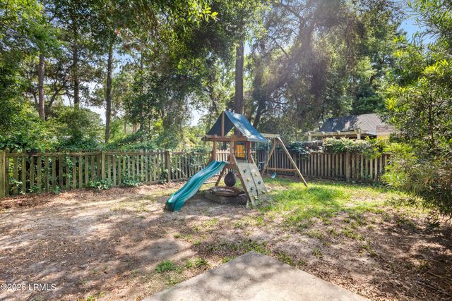 20 Cedar Crest Circle, Beaufort, SC 29907