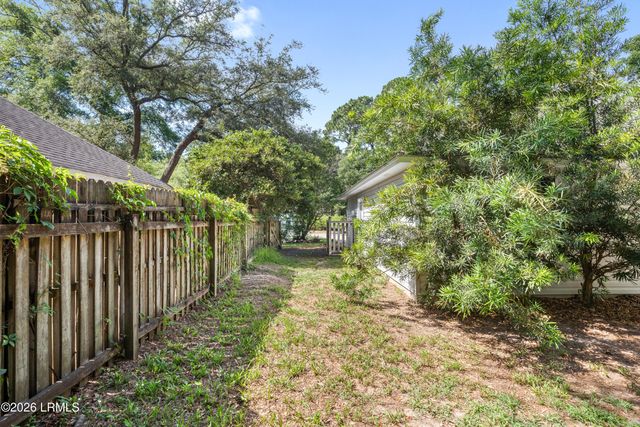 20 Cedar Crest Circle, Beaufort, SC 29907