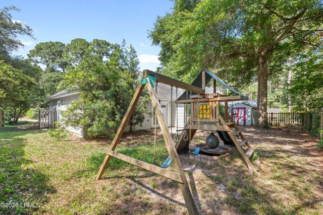 20 Cedar Crest Circle, Beaufort, SC 29907