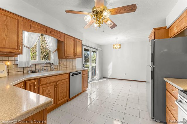 6934 Colonial Drive, Tecumseh, MI 49286