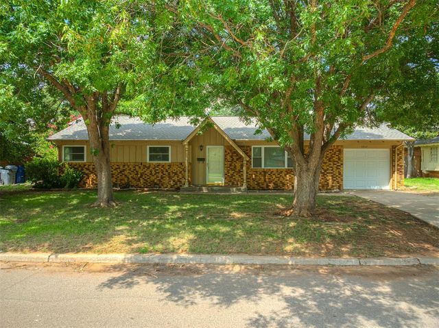 9917 Village Drive, Oklahoma City, OK 73120