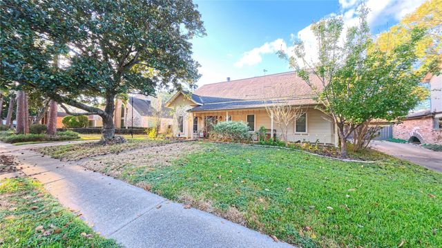 1015 Woodhorn Drive, Houston, TX 77062