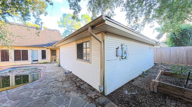 1015 Woodhorn Drive, Houston, TX 77062