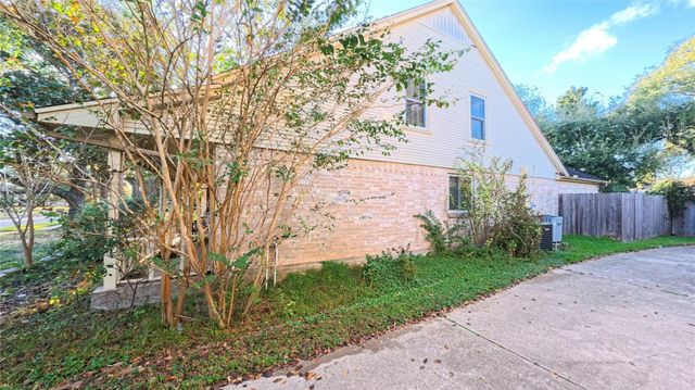 1015 Woodhorn Drive, Houston, TX 77062