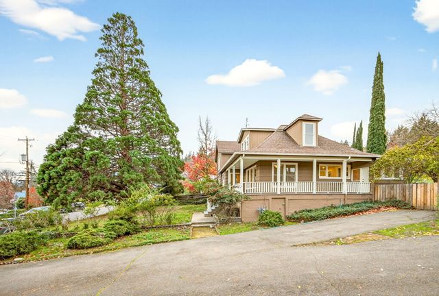 527 Chestnut Street, Ashland, OR 97520