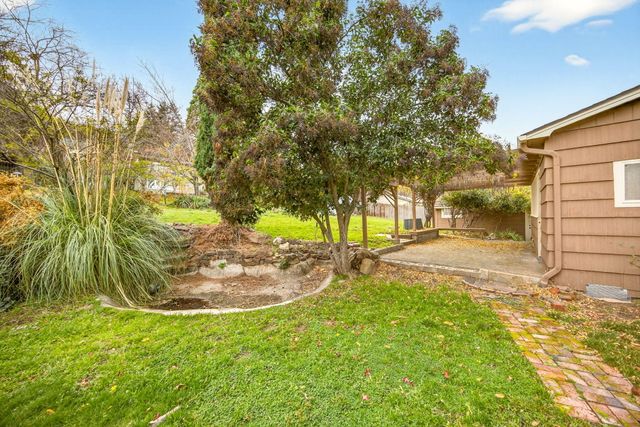 527 Chestnut Street, Ashland, OR 97520