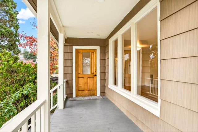 527 Chestnut Street, Ashland, OR 97520