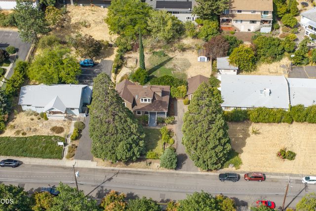 527 Chestnut Street, Ashland, OR 97520