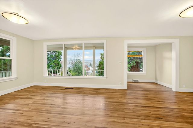 527 Chestnut Street, Ashland, OR 97520