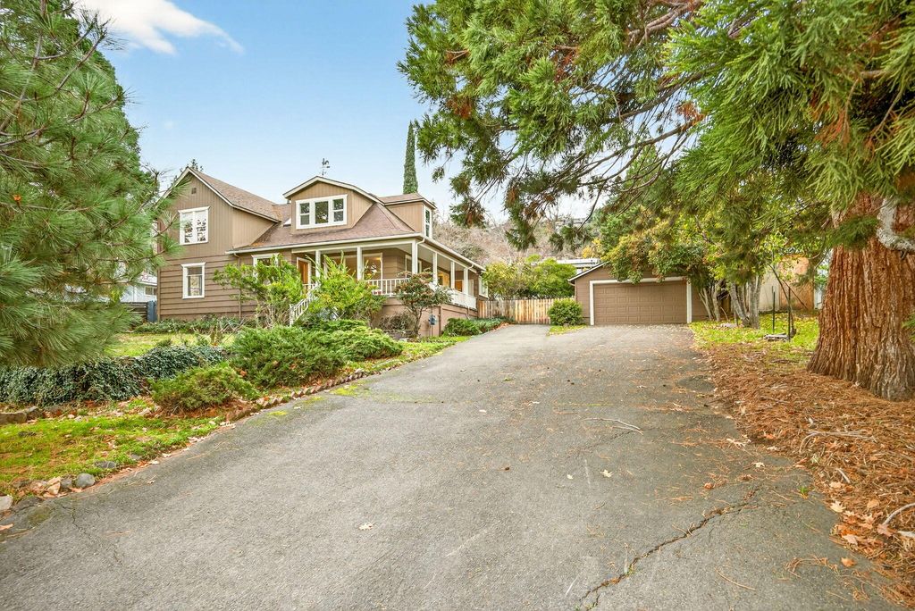 527 Chestnut Street, Ashland, OR 97520