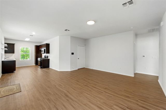 7013 Tonka LN, Austin, TX 78744