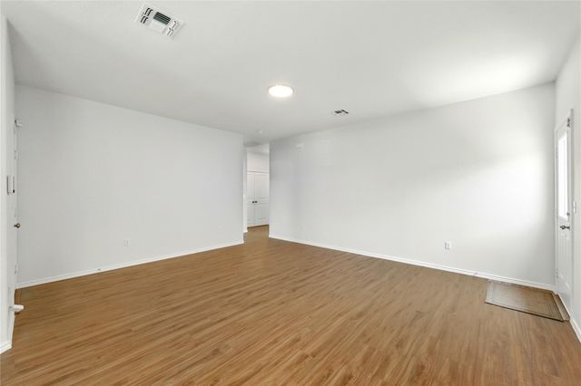 7013 Tonka LN, Austin, TX 78744