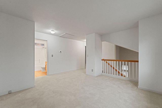 9540 S Coast Ln, Elk Grove, CA 95758