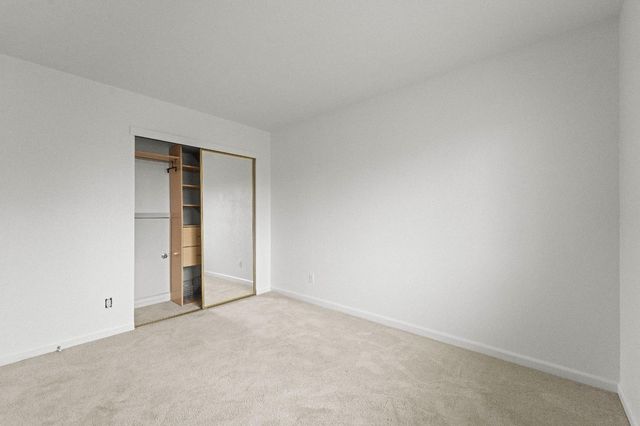 9540 S Coast Ln, Elk Grove, CA 95758