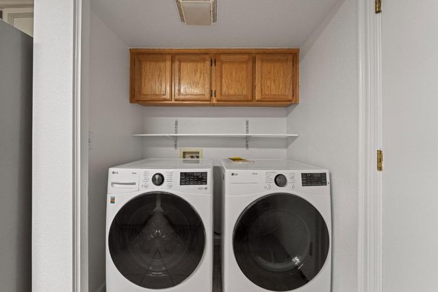 9540 S Coast Ln, Elk Grove, CA 95758