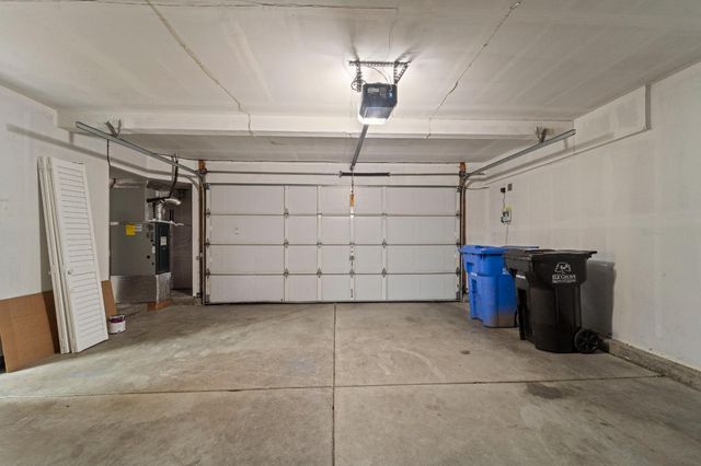 9540 S Coast Ln, Elk Grove, CA 95758