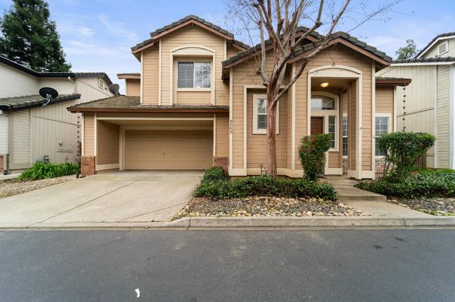 9540 S Coast Ln, Elk Grove, CA 95758