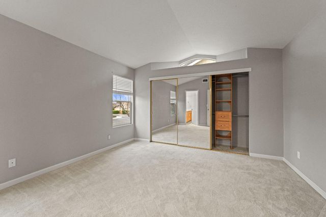 9540 S Coast Ln, Elk Grove, CA 95758