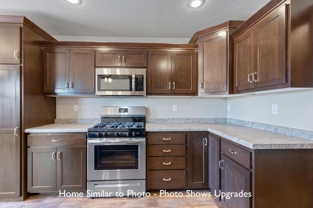 1743 BETTY JEAN LANE, Green Bay, WI 54313