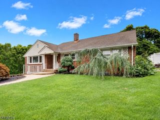 441 N 15Th St, Kenilworth Boro, NJ 07033