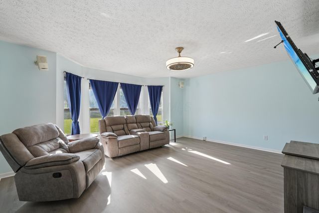 335 Edgemont Court, Pataskala, OH 43062