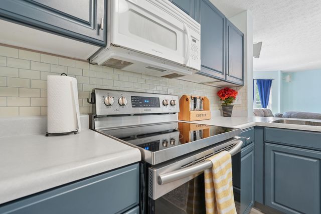 335 Edgemont Court, Pataskala, OH 43062