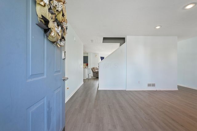 335 Edgemont Court, Pataskala, OH 43062