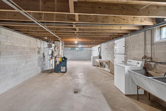 1068 Cedar STREET, West Bend, WI 53095