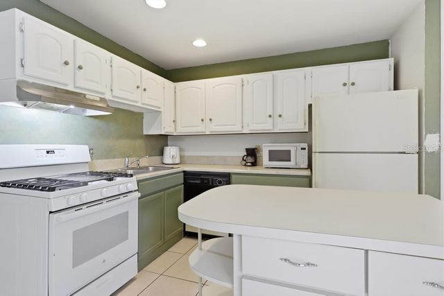 812 W FRANKLIN AVENUE, Deland, FL 32720