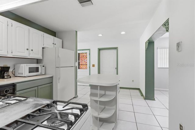 812 W FRANKLIN AVENUE, Deland, FL 32720