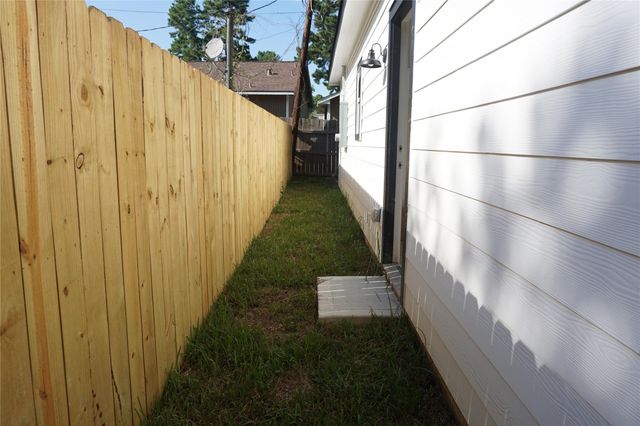 11387 Underwood Street, Willis, TX 77318