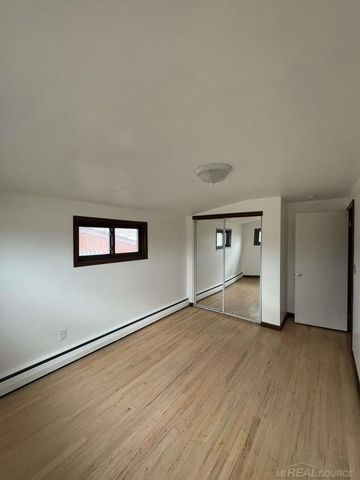 8729 KIDLEY Drive Drive, Sterling Heights, MI 48314