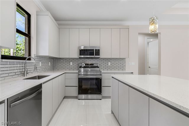 3043 28th AVE SE, Naples, FL 34117