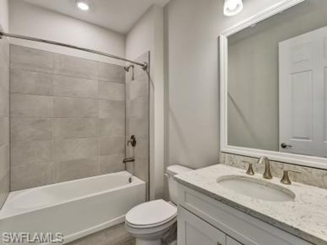 259 Tamarindo LN, Naples, FL 34114