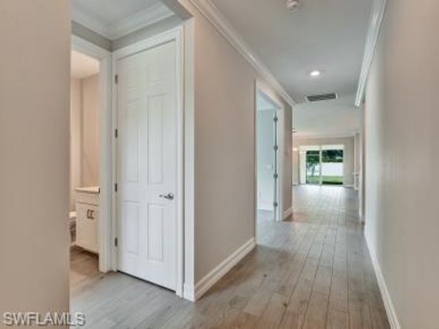 259 Tamarindo LN, Naples, FL 34114