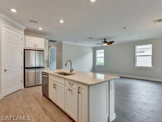 259 Tamarindo LN, Naples, FL 34114