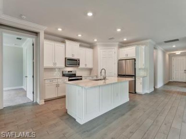 259 Tamarindo LN, Naples, FL 34114