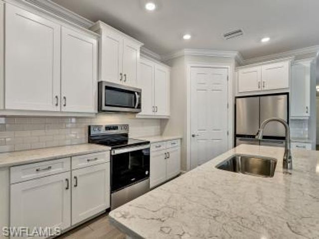 259 Tamarindo LN, Naples, FL 34114