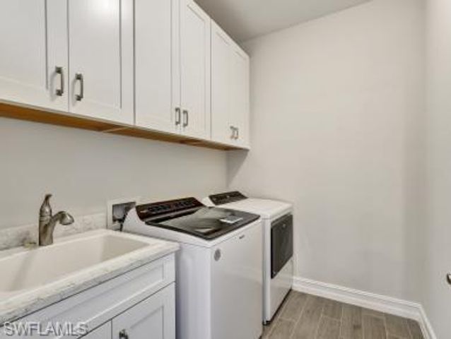 259 Tamarindo LN, Naples, FL 34114