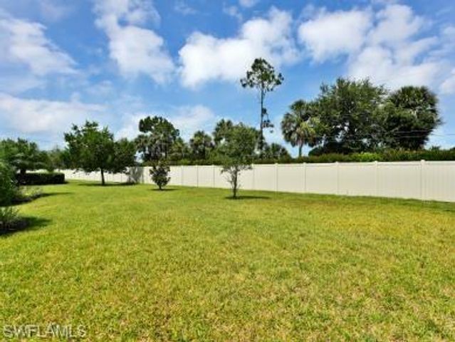 259 Tamarindo LN, Naples, FL 34114
