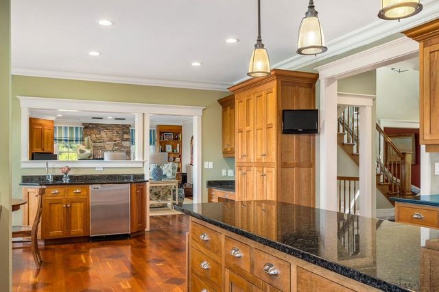 675 Putnam Forest Road, Stowe, VT 05672