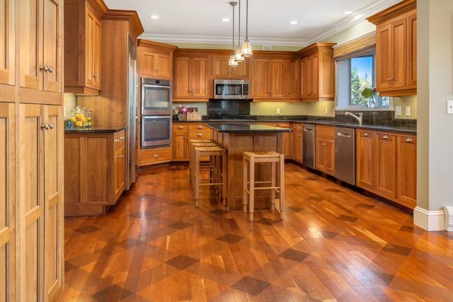 675 Putnam Forest Road, Stowe, VT 05672