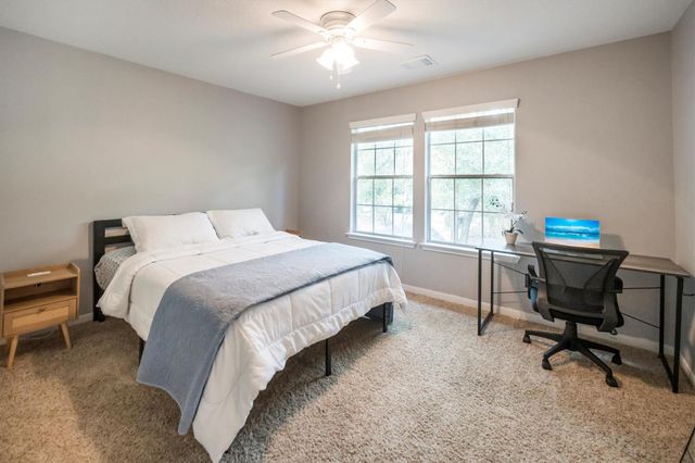 14 N Flickering Sun Circle, The Woodlands, TX 77382