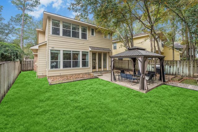 14 N Flickering Sun Circle, The Woodlands, TX 77382