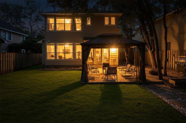 14 N Flickering Sun Circle, The Woodlands, TX 77382