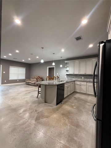 17980 Fm 2090 Road, Conroe, TX 77306