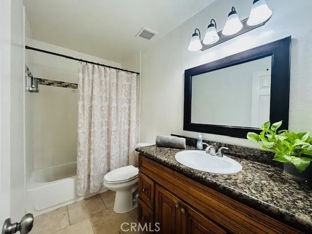 7304 Exeter Street E, Paramount, CA 90723