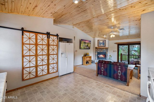 2344 S BUFFALO Loop S, Overgaard, AZ 85933